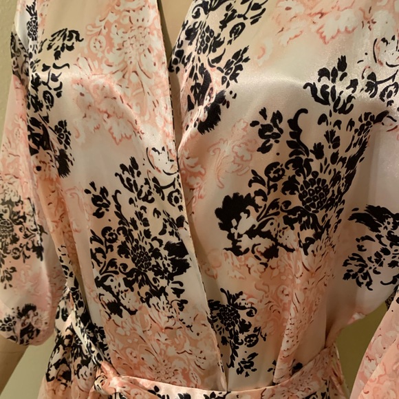 Enchanting nightgown robe set.Sz (14-16). Sleeves sheer split velvet trimmed - Picture 5 of 6